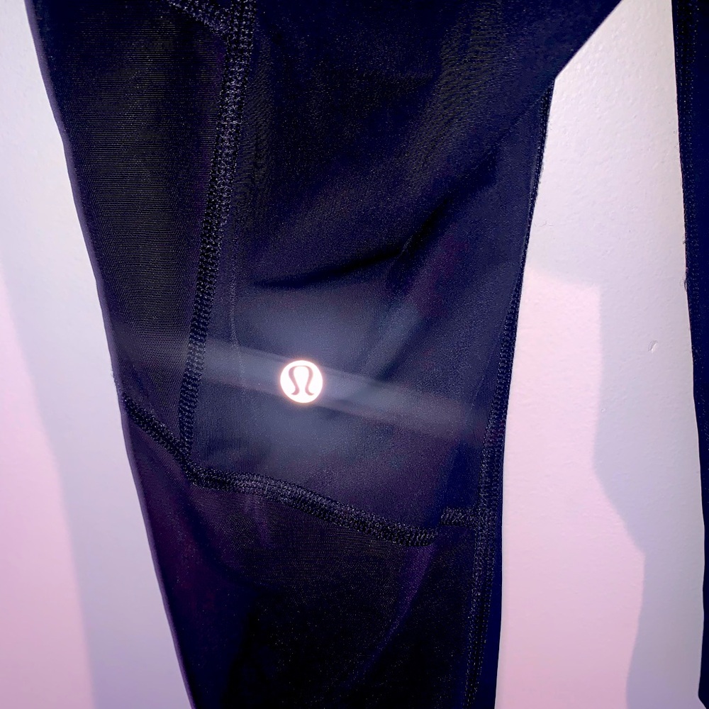 Older style Lululemon leggings with stylish band